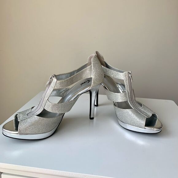 FIONI “Layla” Sparkly Silver High Heel Sandals - Picture 3 of 4